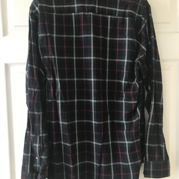 Banana Republic Lightweight Flannel Shirt - Men’s Medium, Navy & Red Plaid - Picture 3 of 3
